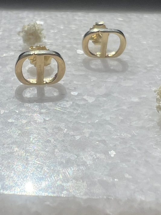 Pure Gold Stud Earrings D style